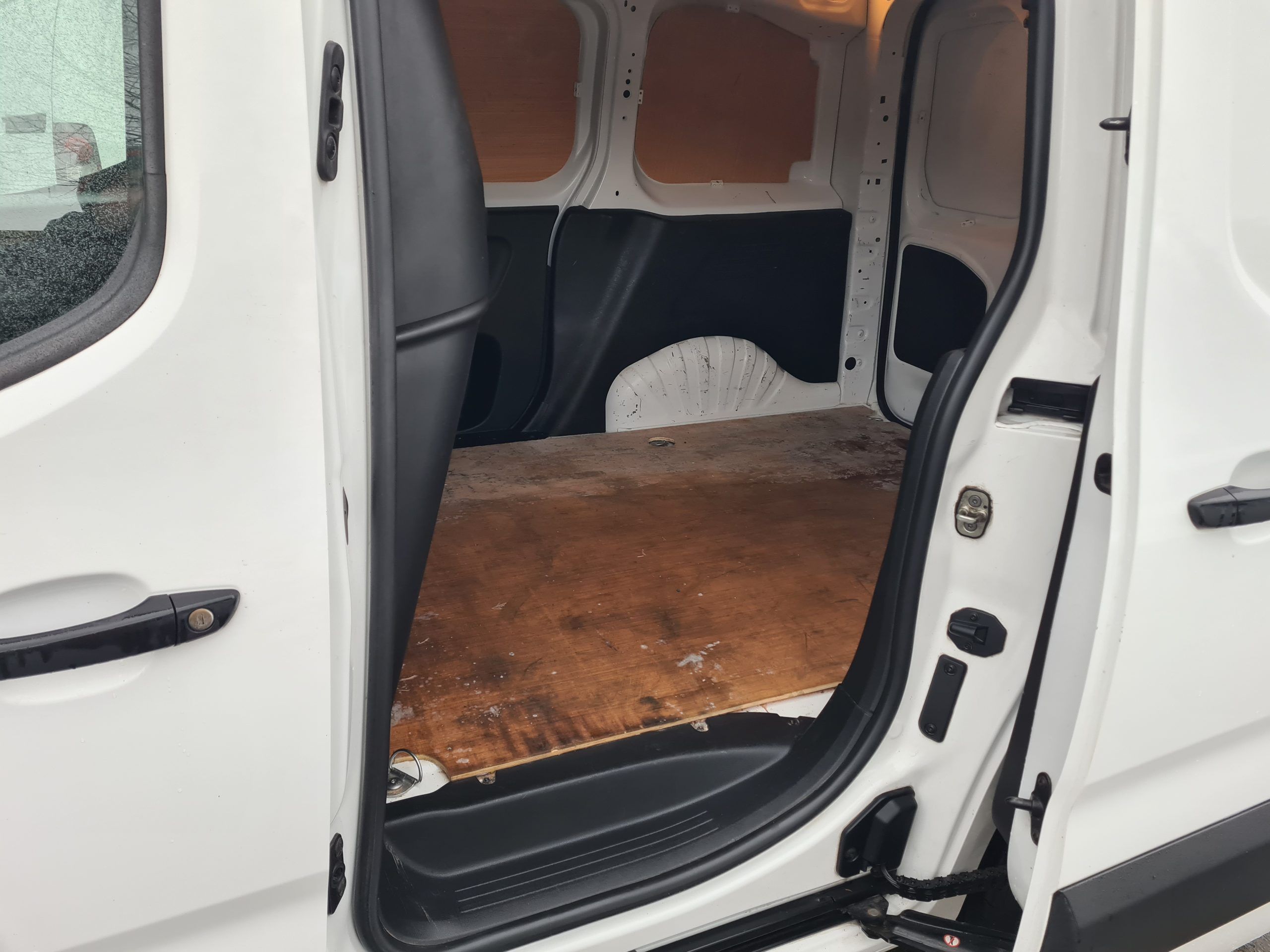  2022 PEUGEOT PARTNER 1.5 HDI - Image 2