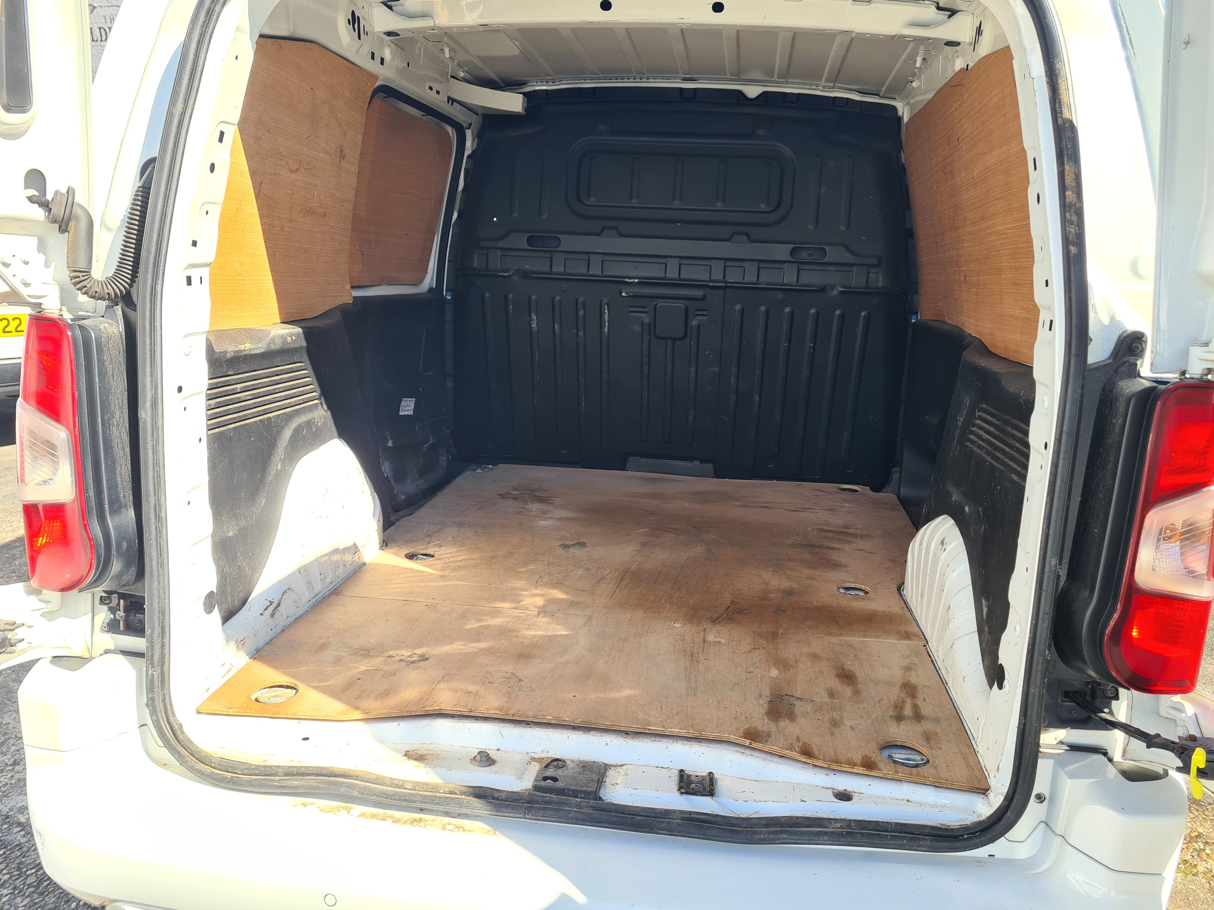 VAUXHALL COMBO 1.5 CDTI SPORTIVE - Image 4