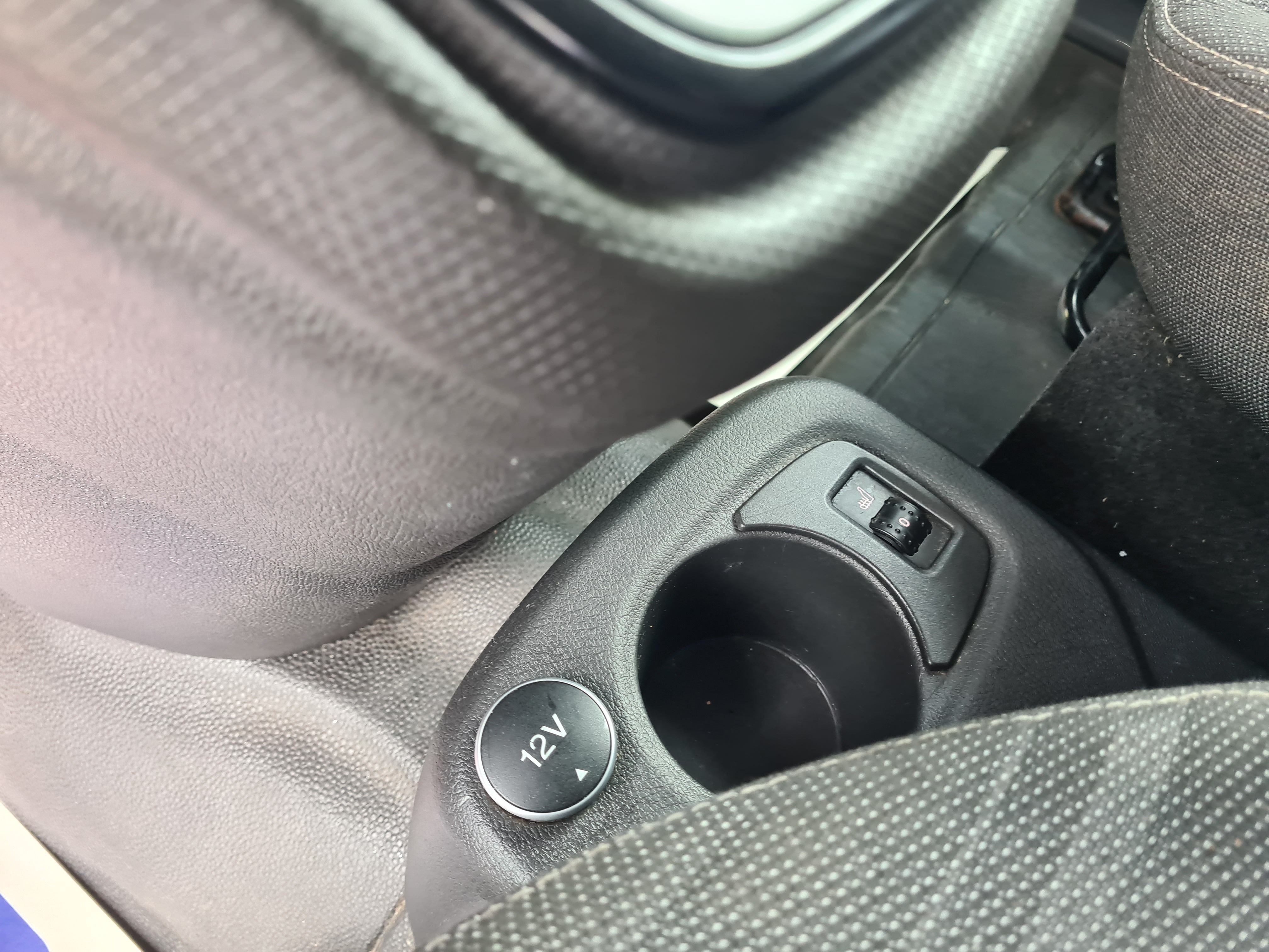 FORD TRANSIT CONNECT 1.5 TDCI AUTO LIMITED - Image 2