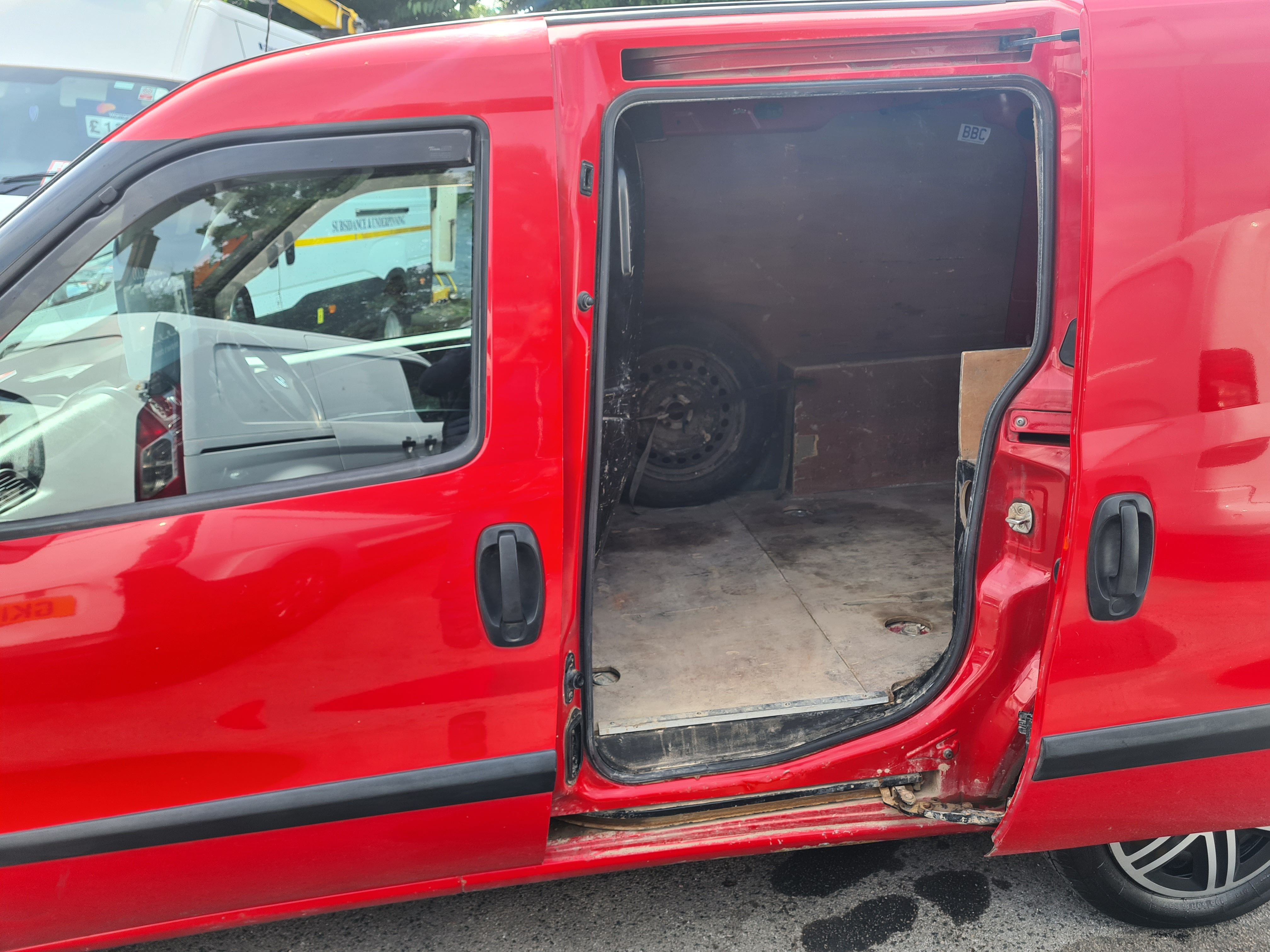 VAUXHALL COMBO 1.6 CDTI 2300 - Image 2