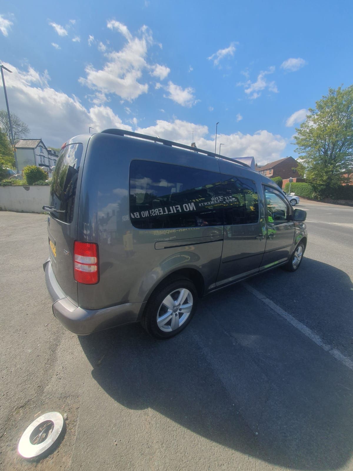 VOLKSWAGEN CADDY MAXI 1.6TDI WHEELCHAIR VAN - Image 2