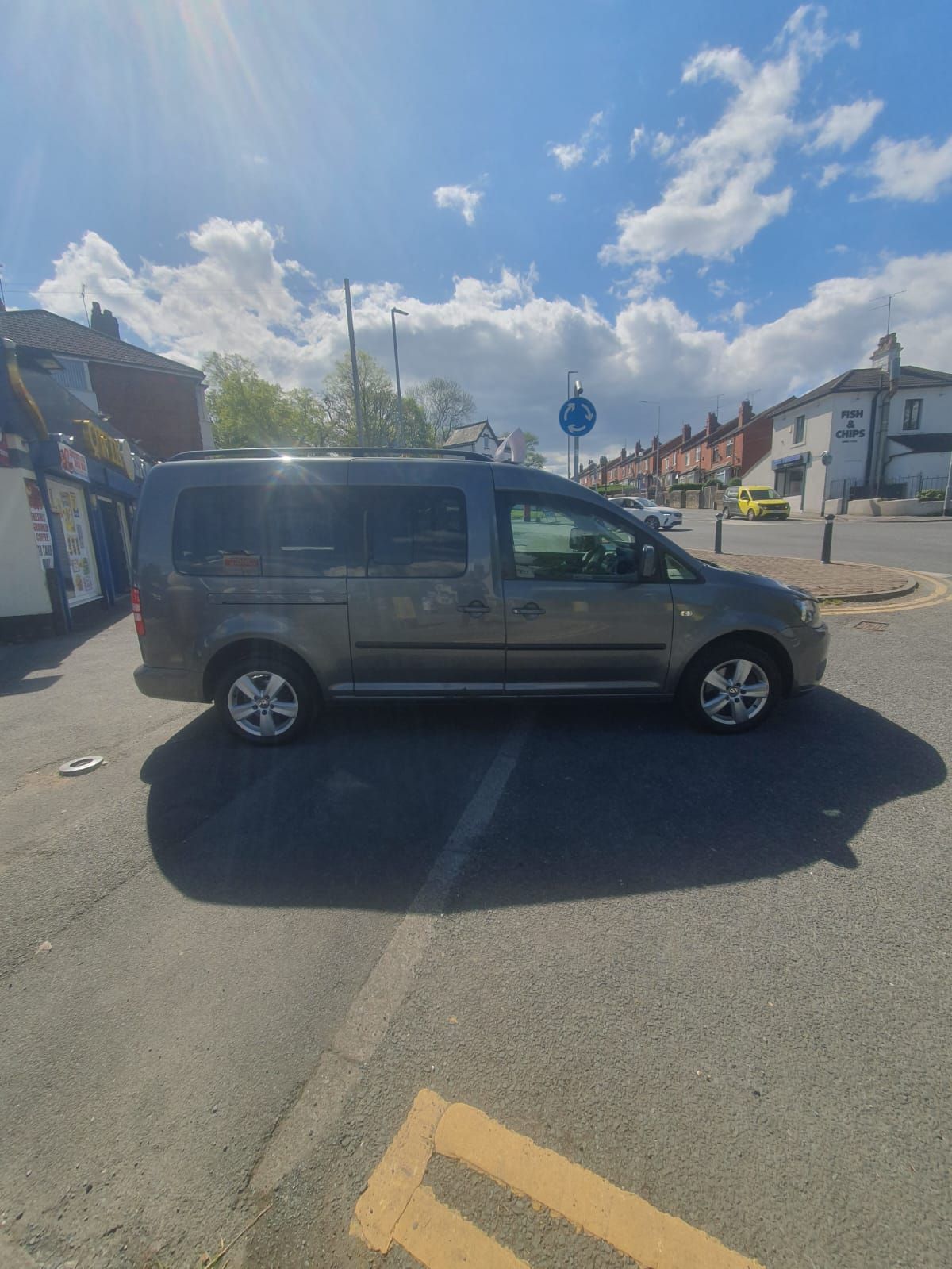 VOLKSWAGEN CADDY MAXI 1.6TDI WHEELCHAIR VAN - Image 3