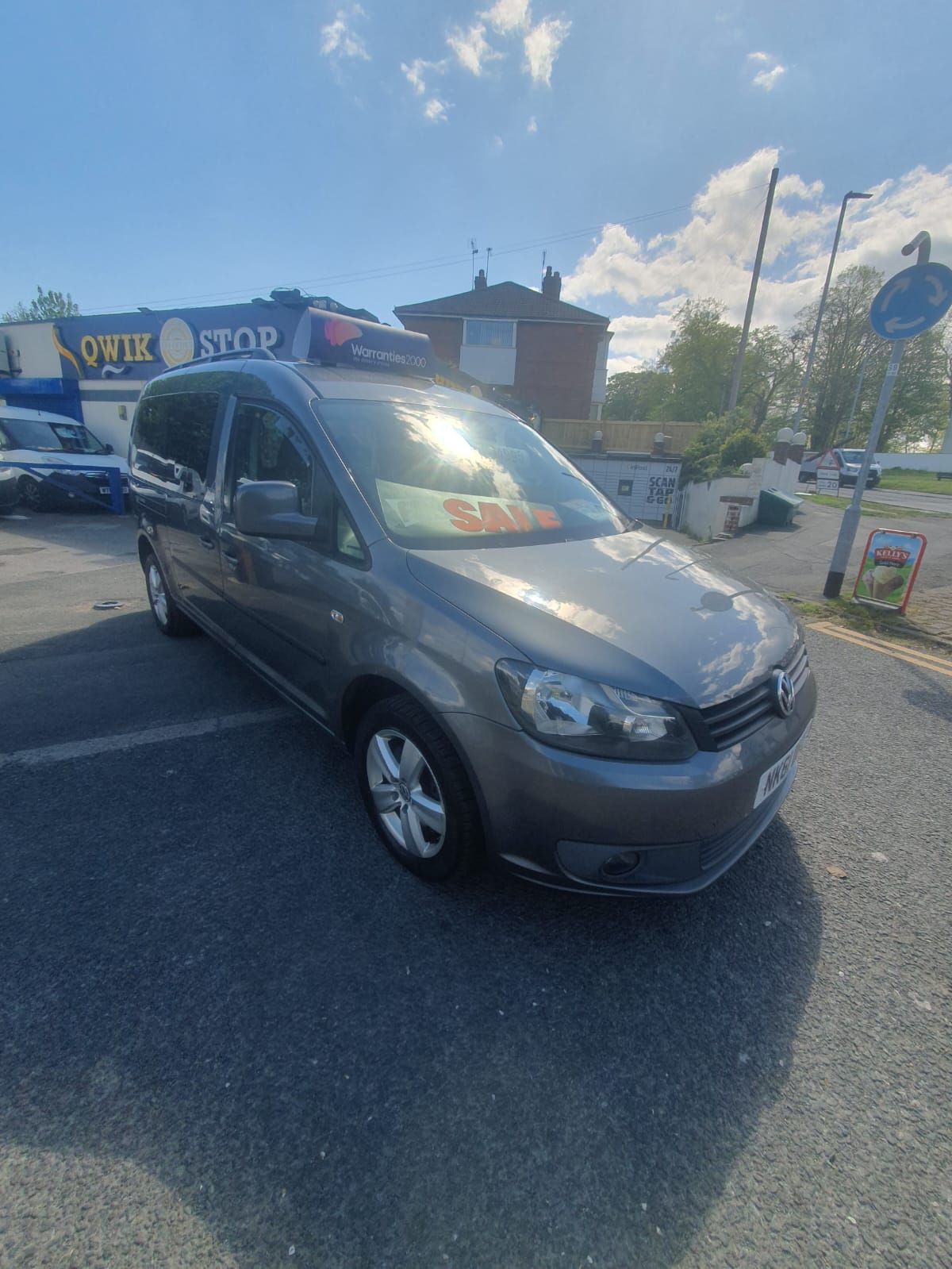 VOLKSWAGEN CADDY MAXI 1.6TDI WHEELCHAIR VAN - Image 4