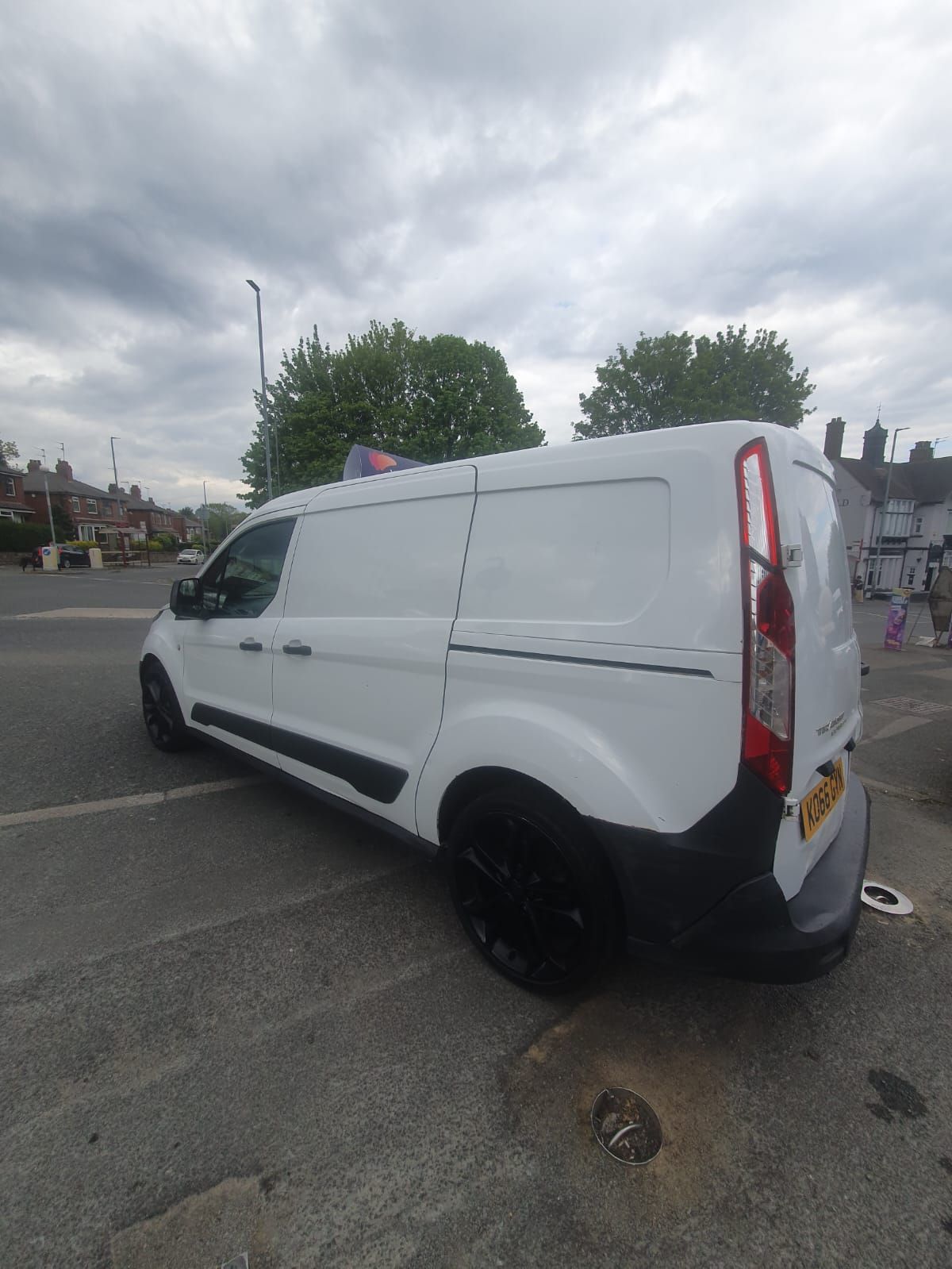 FORD TRANSIT CONNECT L2 LONG WHEELBASE - Image 2